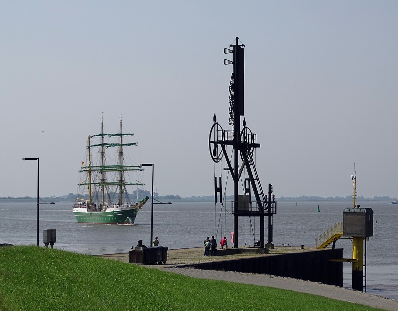 Humboldt mit Weserwasser im Kiel