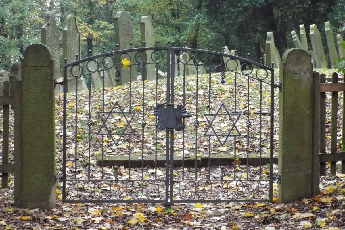 Eingangstor zum jüdischen Friedhof