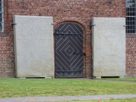 Tür zur Kirche in Telligstedt